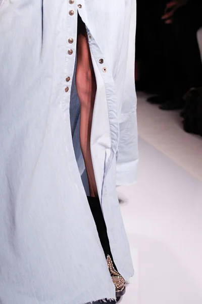 Look 27